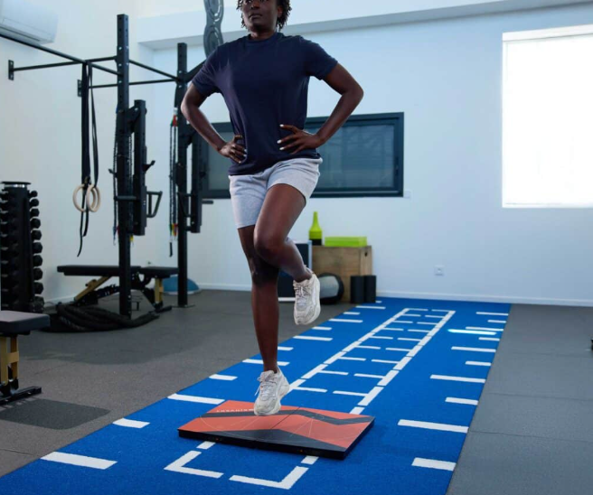 Atleta em avaliação com equipamento Kinvent